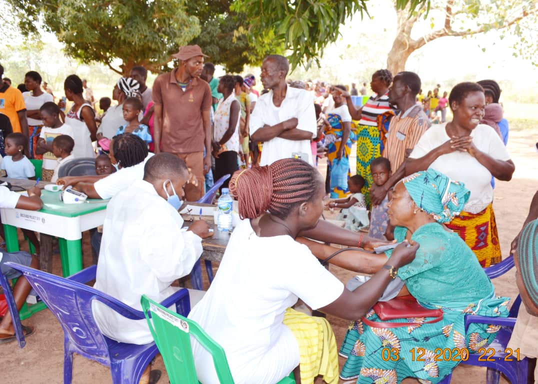 Volunteers and community members gathered during a medical outreach event in Nigeria
